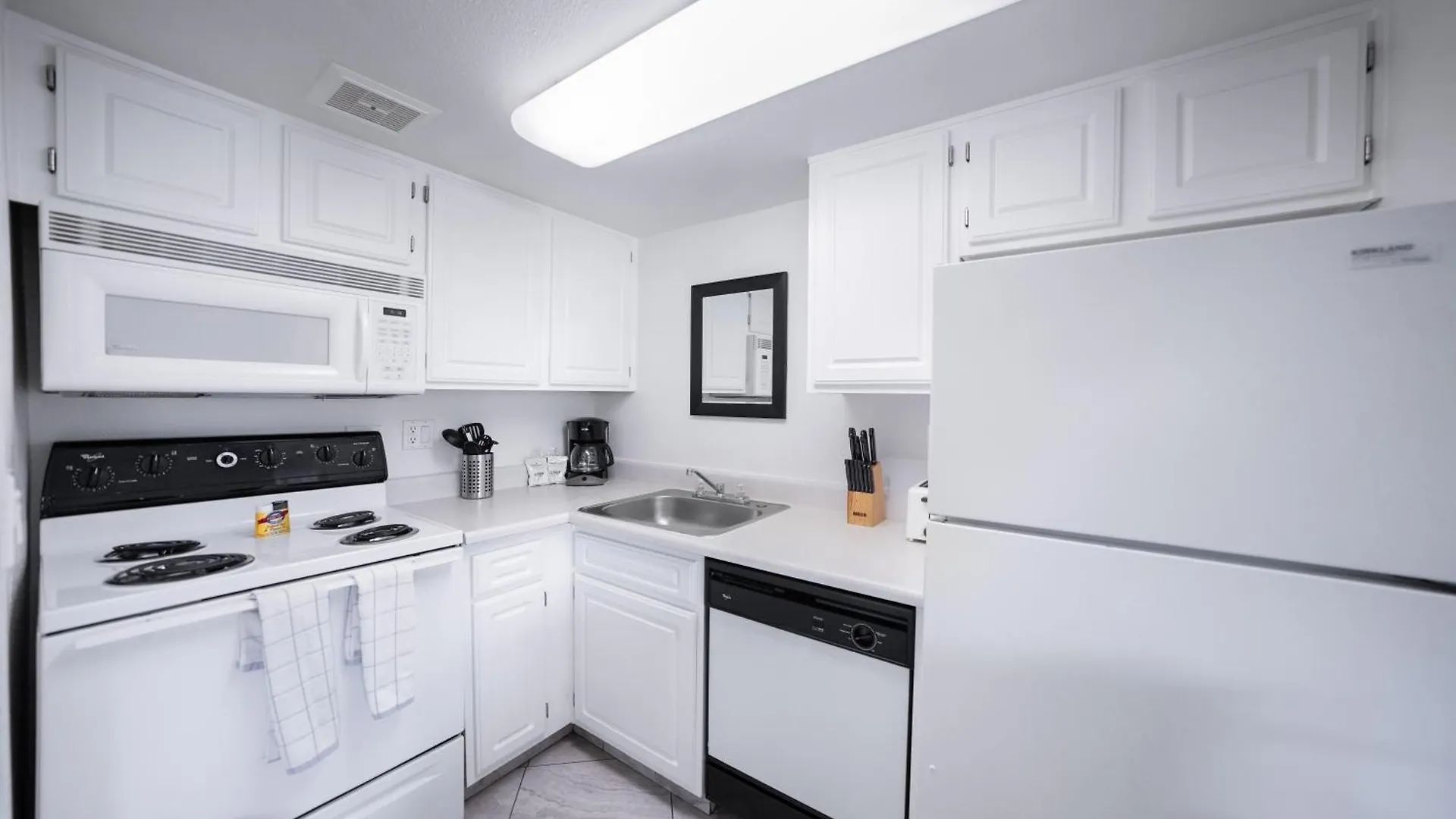 245 Fully Furnished 1Br Suite-Pet Friendly Scottsdale